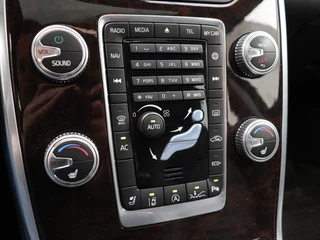 Volvo V70 Volvo V70 T4 AUT(6) POLAR+ LUXURY LINE HARMAN KARDON KEYLESS ACC SCHUIFDAK - afbeelding nr 27