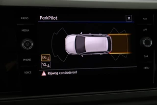 Volkswagen Polo Volkswagen Polo 1.0 TSI R Line | Panoramadak | Park Assist |  Carplay | Adaptive cruise | Climate control | PDC | Navigatie | Bluetooth | LED - afbeelding nr 14