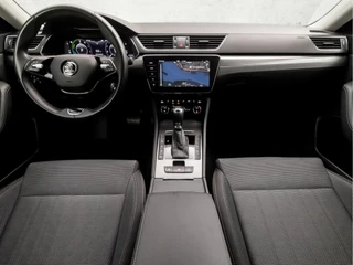 Škoda Superb 218Pk Automaat (APPLE CARPLAY, GROOT NAVI, VIRTUAL COCKPIT, MEMORY SEATS, STOELVERWARMING, CAMERA, GETINT GLAS, LED KOPLAMPEN, TREKHAAK, NIEUWSTAAT) - afbeelding nr 6