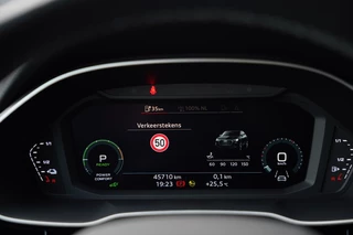 Audi Q3 Audi Q3 Sportback 45 TFSIe 245PK 2X S-Line | Matrix | Camera | 20'Inch | Blind Spo - afbeelding nr 28