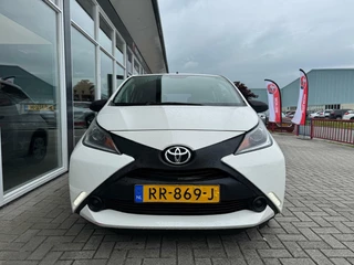 Toyota Aygo Toyota Aygo 1.0 VVT-i x-fun | Airco | 5 deurs | Bluetooth | - afbeelding nr 2