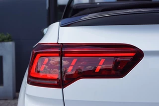 Volkswagen T-Roc Volkswagen T-Roc Cabrio 1.5 TSI DSG R-Line/ Black style/Leer/19 Inch LM/Camera/Virtual c - afbeelding nr 13