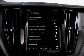Volvo XC60 Volvo XC60 2.0 T6 Plug-in hybrid AWD Plus Dark | S/K-Panodak | Dig. Cockpit | Adapt. Cruise | Memory Stoelen | Elek. Klep | Stoel-+stuurverw. | 360 Camera | Harman/Kardon | NAV+App. Connect | LM 19