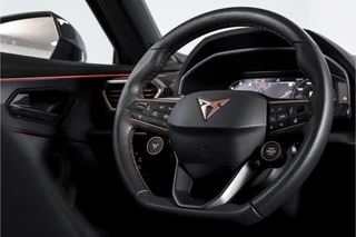 CUPRA Formentor | Dig. Cockpit | Adapt. Cruise | Stoel-+Stuurverw. | Elek. stoel met geheugen | PDC | Camera | NAV + App. Connect | ECC | LM 19