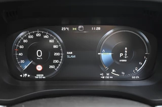 Volvo XC60 Volvo XC60 2.0 T8 TE AWD / EL. A-KLEP / P.DAK / ADAP. CRUISE - afbeelding nr 20