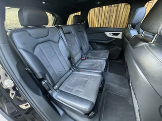 Audi Q7 Audi Q7 55 TFSI e quattro Pro Line S | Panoramadak | Camera rondomzicht | LED verlichting | Keyless pakket | Leer/alcantara bekleding | Voorstoelen verwarmd | 22 inch SQ7 velgen | Getint glas | Dodehoekdetectie - afbeelding nr 43