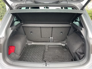 Volkswagen Tiguan Volkswagen Tiguan 1.5 TSI Life Active | Navi | ACC | IQ Light | CarPlay | HUD | DAB+ | 18 inch - afbeelding nr 28