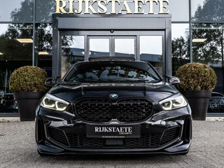 BMW 1 Serie BMW 1-serie M135i xDrive High Executive|PANO|MAXTON|19'' - afbeelding nr 2