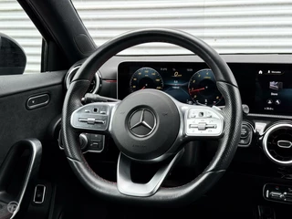 Mercedes-Benz A-Klasse Mercedes-Benz A-klasse 200 AMG Panoramadak Camera LED DAB Widescreen Apple CarPlay/Android Auto Night Pakket Stoelverwarming - afbeelding nr 12
