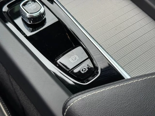 Volvo XC60 Volvo XC60 2.0 T6 R DESIGN RECHARGE Long Range Panodak ACC 21 Inch - afbeelding nr 41