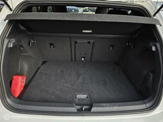 Volkswagen Golf Volkswagen Golf 2.0 TSI GTI Black Style Panorama/HUD/H&K/Leder - afbeelding nr 30