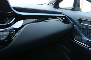Toyota C-HR Toyota C-HR 2.0 Hybrid Style Luxury | JBL | Camera | Navi - afbeelding nr 37