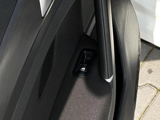 Volkswagen Golf Volkswagen Golf 1.4 TSI Highline Business R, NAVI, R-LINE CRUISE, ECC-AIRCO, CARPLAY, DYNAMISCH LED, PARKEERSENSOREN, LICHTMETAAL 17 - afbeelding nr 42