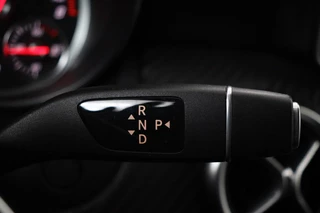 Mercedes-Benz A-Klasse Mercedes-Benz A-klasse 160 AMG Night | Panoramadak | Camera | Full LED |  Navigatie | Trekhaak | Cruise control | Park Assist | Airco | Half leder | Sportstoelen - afbeelding nr 19