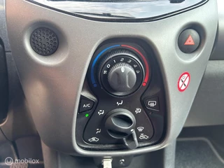 Toyota Aygo Toyota Aygo 1.0 VVT-i x-play Automaat Automaat Camera apple carplay - afbeelding nr 19