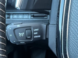 Peugeot 3008 Peugeot 3008 1.2 130 pk Automaat Allure Pack Navigatie Camera Carplay ACC DAB Stoelverwarming Keyless Led 18 Inch Velgen Zwart Dak Parkeersensoren Getint Glas - afbeelding nr 26