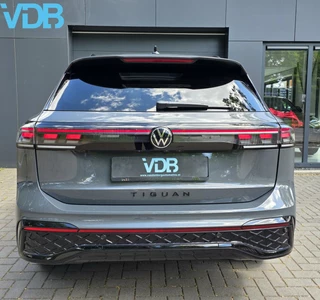 Volkswagen Tiguan Volkswagen Tiguan 1.5 eTSI R-Line BLACKSTYLE DELFIN PANO 360 - afbeelding nr 10