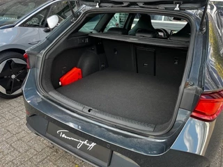 CUPRA Leon Sportstourer CUPRA Leon Sportstourer VZ 245PK E-HYBRID - TREKH. - MATRIX - 19 INCH - afbeelding nr 15