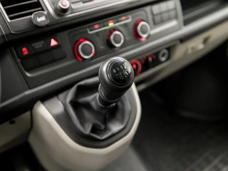 Volkswagen Transporter (APPLE CARPLAY, NAVIGATIE, BLUETOOTH, AIRCO, ELEK PAKKET, ARMSTEUN, SPORTSTOELEN, NIEUWE APK, NIEUWSTAAT) - afbeelding nr 13