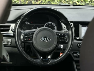 Kia Niro Kia Niro 1.6 GDi Hybrid ExecutiveLine, NL AUTO, NAP, ECC-AIRCO, LEDER, NAVI, CAMERA, PARKEERSENSOREN, LICHTMETAAL 18