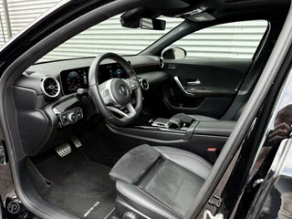 Mercedes-Benz A-Klasse Mercedes-Benz A-klasse 200 AMG Panoramadak Camera LED DAB Widescreen Apple CarPlay/Android Auto Night Pakket Stoelverwarming - afbeelding nr 8