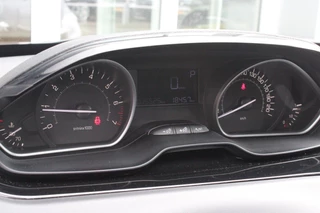Peugeot 208 Peugeot 208 1.2 110PK AUTOMAAT SIGNATURE | NAVIGATIE | APPLE CARPLAY/ANDROID AUTO | PARKEERSENSOREN | DAB+ RADIO | LICHTMETALEN VELGEN | GETINTE RUITEN | CLIMATE CONTROL | CRUISE CONTROL | - afbeelding nr 5