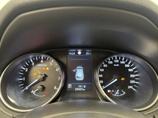 Nissan QASHQAI Nissan Qashqai 1.3 DIG-T Premium Edition Automaat-Trekhaak-Navigatie-Carplay-Cr.contr-Clima-360Camera-Lm.18