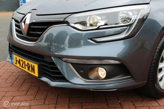 Renault Mégane Estate Renault Megane Estate 1.3 TCe Limited 140 PK, Stoel verwarming, Pdc voor + achter, Clima, App connect, Cruise, Navi. - afbeelding nr 19