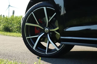 Volkswagen Golf Volkswagen Golf 7.5 GTI DSG / Vol Opties! / 230PK! / DSG / ACC / Pano / Virtual Cockpit / Camera / Navi / 19