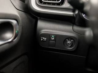Citroën C3 Citroën C3 1.2 PureTech Sport (APPLE CARPLAY, GROOT NAVI, CAMERA, LANE ASSIST, GETINT GLAS, SPORTSTOELEN, CRUISE, PARKEERSENSOREN, NIEUWSTAAT) - afbeelding nr 24