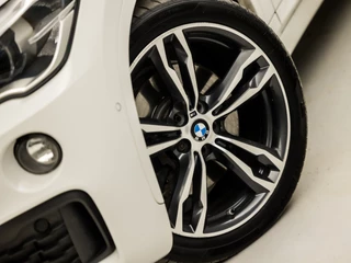 BMW X1 192Pk Automaat (GROOT NAVI, M PAKKET, HEAD-UP DISPLAY, LEDEREN SPORTSTOELEN, STOELVERWARMING, PARKEERSENSOREN, CRUISE, LED KOPLAMPEN, NIEUWE APK, NIEUWSTAAT) - afbeelding nr 35