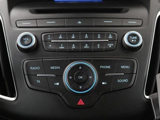 Ford Focus Ford Focus 2.0 ST-3 | Stoel & stuurverwarming |  Recaro sportstoelen | Xenon | Bluetooth | Climate control | Half leder | Cruise control - afbeelding nr 14
