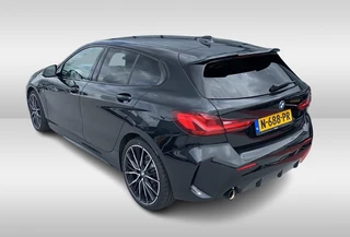 BMW 1 Serie BMW 1 Serie 118i Executive Ed. M Sport / Navigatie / Half leder / 19'' / Sportstoelen / Blackpack / Dakspoiler / Stoelverwarming / Cruise Control / Getint glas - afbeelding nr 6