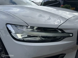 Volvo V60 Volvo V60 2.0 T6 Recharge AWD R-Design / Carplay - afbeelding nr 37