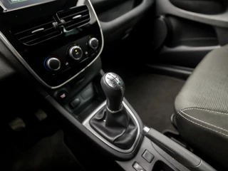 Renault Clio (NAVIGATIE, CRUISE, GETINT GLAS, SPORTSTOELEN, LM VELGEN, TREKHAAK, PARKEERSENSOREN, NIEUWE APK, NIEUWSTAAT) - afbeelding nr 10