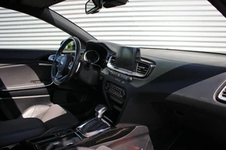Kia Ceed Kia Ceed 1.4 T-GDi GT-PlusLine // NL auto - NAP - KIA Garantie 07-2026 - Panoramadak - JBL - Camera - Stoelverwarming - Stuurwielverwarming - afbeelding nr 12
