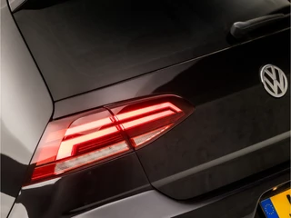Volkswagen Golf Automaat (APPLE CARPLAY, CLIMATE, STOELVERWARMING, SPORTSTOELEN, LM VELGEN, GETINT GLAS, CRUISE, NIEUWSTAAT) - afbeelding nr 28