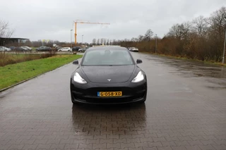 Tesla Model 3 Tesla Model 3 Long Range AWD 75 kWh autopilot trekhaak leder stoelverwarming v+a panodak 19