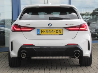 BMW 1 Serie BMW 1 Serie M135i xDrive Executive Edition 306 PK, Full LED / Carplay / PDC / Stoelverwarming / 19' M dubbelspaak velgen - afbeelding nr 26