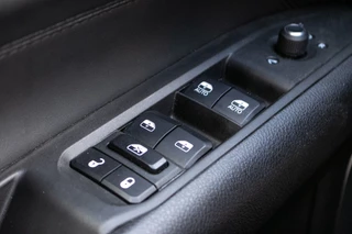Jeep Compass Jeep Compass 4xe 240 Plug-in Hybrid Electric S - All-inrijklrprs | pano schuif-k dak - afbeelding nr 42