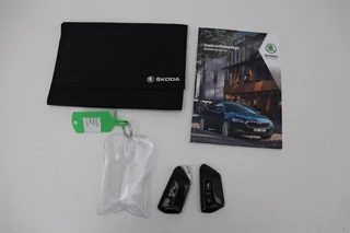 Škoda Octavia Skoda Octavia 1.0 e-TSI Business Edition Plus |  Stoelverwarming | Trekhaak | Adaptive cruise | Carplay | Full LED | Keyless | Sfeerverlichting - afbeelding nr 17