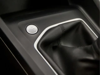 Volkswagen Golf (APPLE CARPLAY, GROOT NAVI, ADAPTIVE CRUISE, TREKHAAK ELEKTRISCH, KEYLESS START, SPORTSTOELEN, DAB+, LED KOPLAMPEN, NIEUWE APK, NIEUWSTAAT) - afbeelding nr 24