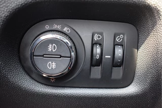 Opel Corsa Opel Corsa 1.2-16V BlitZ | NL-Auto | Climate Control | Stoel- & stuurverwarming - afbeelding nr 15