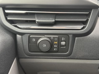 Ford Tourneo Custom Ford Tourneo Custom 340 2.5 PHEV L2H1 Titanium X | SCI | 232pk | 8 pers | PLUG-IN Hybrid | 1.850kg Trekgewicht | Adaptieve Cruise | Winterpack | Incl. BTW/BPM | Verlengde Fabrieksgarantie tot 10-2028 - afbeelding nr 31