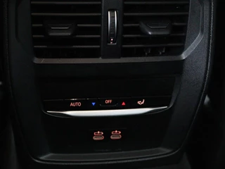 BMW 3 Serie BMW 3-serie 330e eDrive Edition | Trekhaak | Leder |  Stoelverwarming | Carplay | Live Cockpit | Full LED | DAB | Climate control | Parkeerhulp - afbeelding nr 32