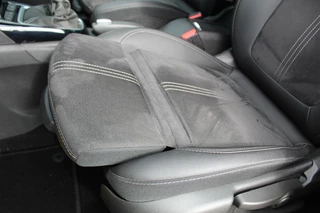 Opel Crossland Opel Crossland 1.2-110pk Turbo 'Elegance'. Mooie en luxe hoogzitter met weinig km's ! Volautm. airco dual, cruise control, camera, comfortstoelen, metallic lak,  LM wielen, navigatie, telefoonvoorb., lane- en side assist, parkeersensoren v+a,  LED verlichting  etc. - afbeelding nr 6