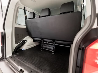 Volkswagen Transporter Volkswagen Transporter Kombi 2.0 TDI L1H1 Comfortline 9 Persoons (APPLE CARPLAY, TREKHAAK, PARKEERSENSOREN, GETINT GLAS, ELEK RAMEN, NIEUWE APK, NIEUWSTAAT) - afbeelding nr 29