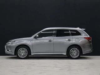 Mitsubishi Outlander Mitsubishi Outlander 2.4 PHEV Intense S [TREKHAAK, CAMERA, STOELVERWARMING, HALF LEDER, PDC V+A, CRUISE, CLIMATE, NIEUWSTAAT] - afbeelding nr 3