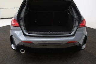 BMW 1 Serie BMW 1-serie 116i High Executive | M Sport | Leder |  Stoelverwarming | Carplay | Full LED | Sportstoelen | Navigatie | Climate control | Live Cockpit | Parkeerhulp | Cruise control - afbeelding nr 11