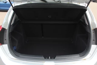 Kia cee'd Kia cee'd 1.6 GDI ComfortLine / Bluetooth  / Radio / Cruise Control / Airco - afbeelding nr 16